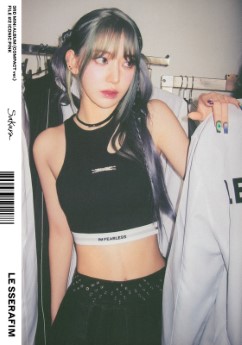 [雑誌] LE SSERAFIM – 3RD MINI ALBUM [ EASY ] 韓国盤 (SAKURA) Booklet 2024.02.19